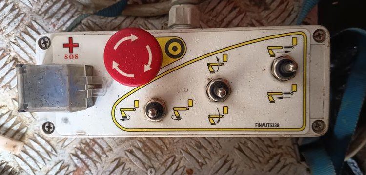 RENAULT MASTER AVEC NACELLE FRANCE ELEV 121 FCC – 11M – DIESEL – 1700 H – ANNEE 2017 ROUGE ES-003-DL