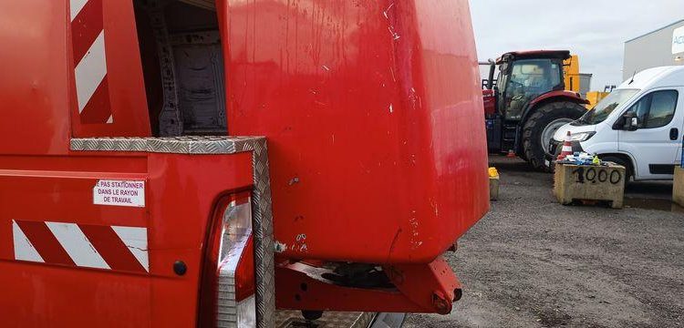 RENAULT MASTER AVEC NACELLE FRANCE ELEV 121 FCC – 11M – DIESEL – 1700 H – ANNEE 2017 ROUGE ES-003-DL