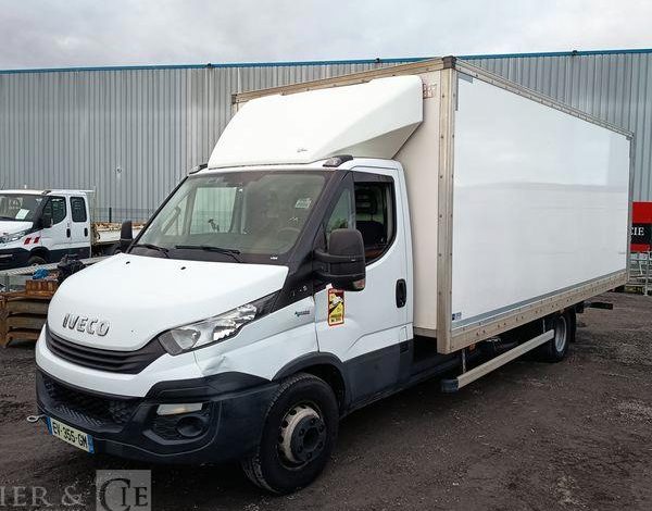 IVECO DAILY 136 72C14G AVEC HAYON DHOLLANDIA – GAZ – 219550 KMS – ANNEE 2018 BLANC EV-355-GM