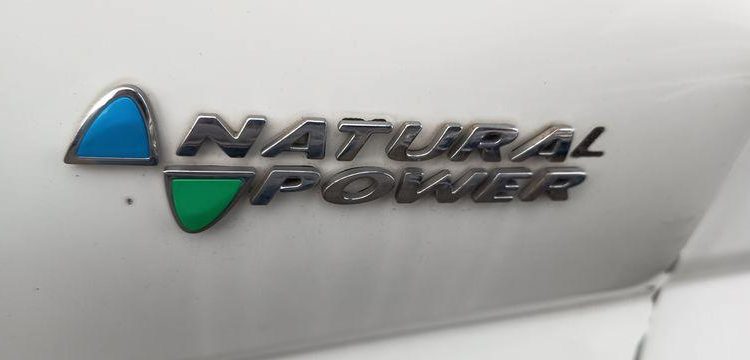 IVECO DAILY 136 72C14G AVEC HAYON DHOLLANDIA – GAZ – 219550 KMS – ANNEE 2018 BLANC EV-355-GM