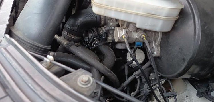 IVECO DAILY 136 72C14G AVEC HAYON DHOLLANDIA – GAZ – 219550 KMS – ANNEE 2018 BLANC EV-355-GM