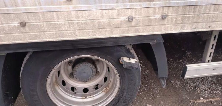 IVECO DAILY 136 72C14G AVEC HAYON DHOLLANDIA – GAZ – 219550 KMS – ANNEE 2018 BLANC EV-355-GM