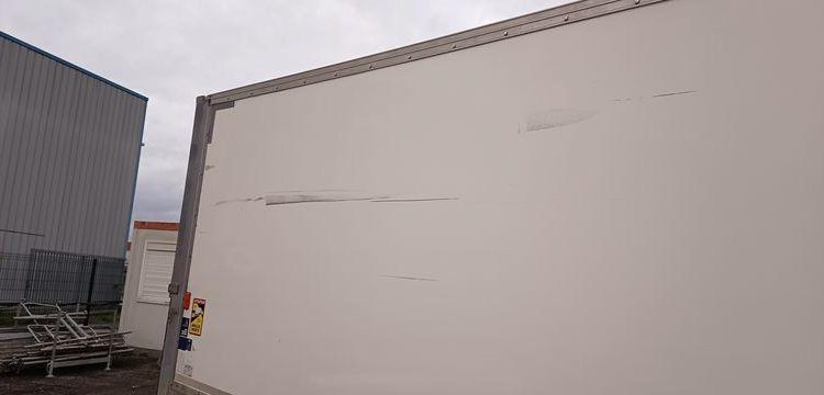 IVECO DAILY 136 72C14G AVEC HAYON DHOLLANDIA – GAZ – 219550 KMS – ANNEE 2018 BLANC EV-355-GM