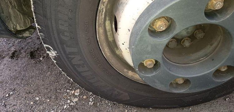 IVECO DAILY 136 72C14G AVEC HAYON DHOLLANDIA – GAZ – 219550 KMS – ANNEE 2018 BLANC EV-355-GM