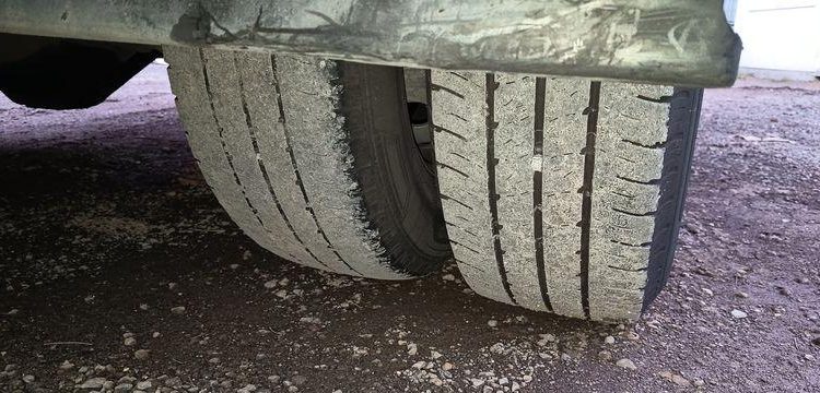 IVECO DAILY 136 72C14G AVEC HAYON DHOLLANDIA – GAZ – 219550 KMS – ANNEE 2018 BLANC EV-355-GM