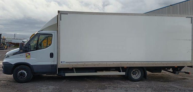 IVECO DAILY 136 72C14G AVEC HAYON DHOLLANDIA – GAZ BLANC EV-438-GL