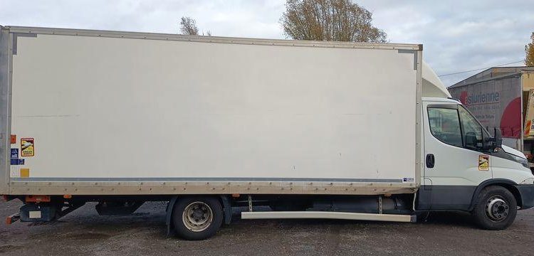 IVECO DAILY 136 72C14G AVEC HAYON DHOLLANDIA – GAZ BLANC EV-438-GL