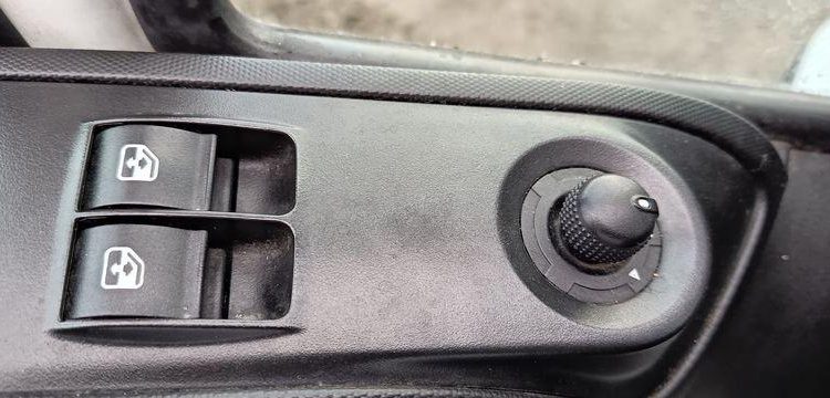 IVECO DAILY 136 72C14G AVEC HAYON DHOLLANDIA – GAZ BLANC EV-438-GL