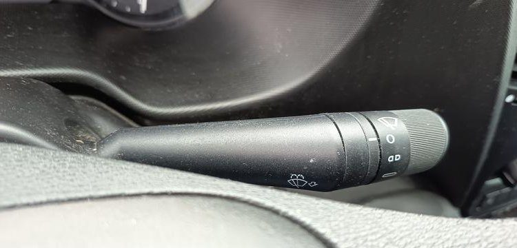 IVECO DAILY 136 72C14G AVEC HAYON DHOLLANDIA – GAZ BLANC EV-438-GL