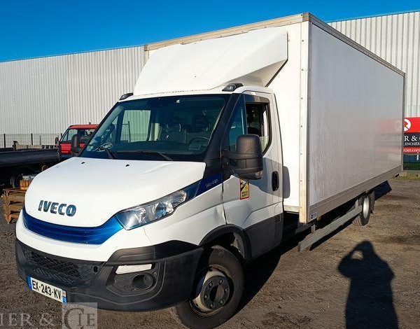 IVECO DAILY 136 72C14G AVEC HAYON DHOLLANDIA – GAZ – 181735 KMS – ANNEE 2018 BLANC EX-243-KV