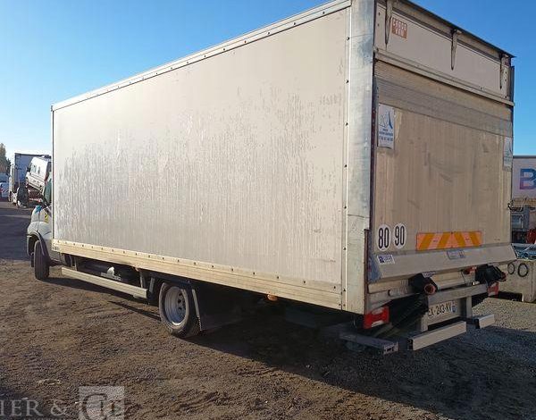 IVECO DAILY 136 72C14G AVEC HAYON DHOLLANDIA – GAZ – 181735 KMS – ANNEE 2018 BLANC EX-243-KV