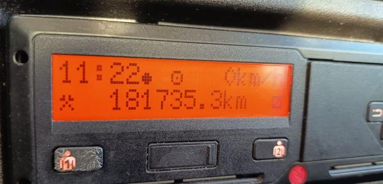 IVECO DAILY 136 72C14G AVEC HAYON DHOLLANDIA – GAZ – 181735 KMS – ANNEE 2018 BLANC EX-243-KV