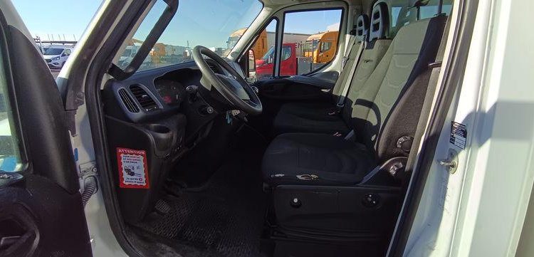 IVECO DAILY 136 72C14G AVEC HAYON DHOLLANDIA – GAZ – 181735 KMS – ANNEE 2018 BLANC EX-243-KV
