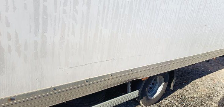 IVECO DAILY 136 72C14G AVEC HAYON DHOLLANDIA – GAZ – 181735 KMS – ANNEE 2018 BLANC EX-243-KV