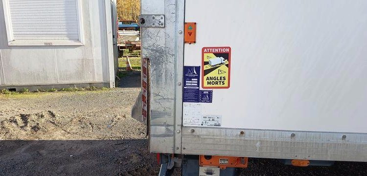 IVECO DAILY 136 72C14G AVEC HAYON DHOLLANDIA – GAZ – 181735 KMS – ANNEE 2018 BLANC EX-243-KV