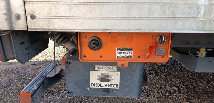 IVECO DAILY 136 72C14G AVEC HAYON DHOLLANDIA – GAZ – 181735 KMS – ANNEE 2018 BLANC EX-243-KV