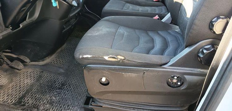 IVECO DAILY 136 72C14G AVEC HAYON DHOLLANDIA – GAZ – 181735 KMS – ANNEE 2018 BLANC EX-243-KV