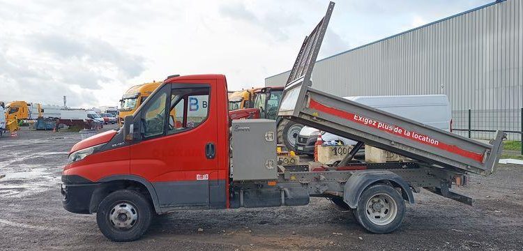 IVECO CAMION BENNE SIMPLE – CABINE COFFRE  EX-296-QD