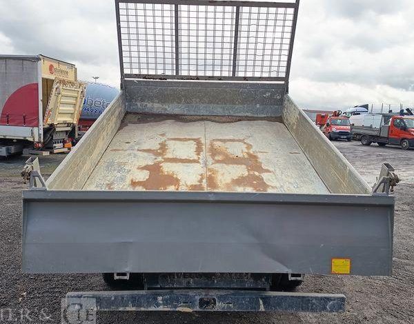 IVECO CAMION BENNE SIMPLE – CABINE COFFRE  EX-296-QD