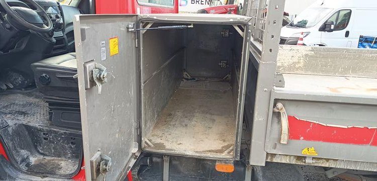 IVECO CAMION BENNE SIMPLE – CABINE COFFRE  EX-296-QD
