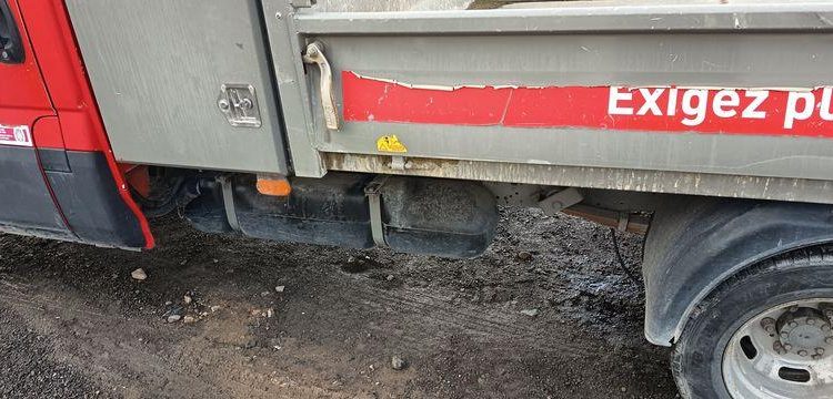 IVECO CAMION BENNE SIMPLE – CABINE COFFRE  EX-296-QD