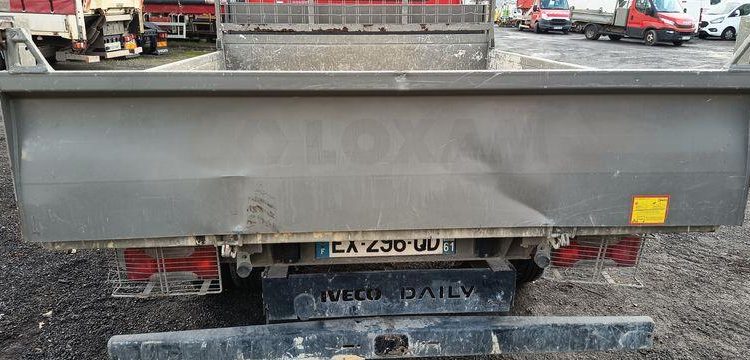 IVECO CAMION BENNE SIMPLE – CABINE COFFRE  EX-296-QD