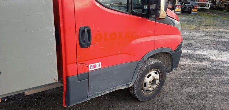 IVECO CAMION BENNE SIMPLE – CABINE COFFRE  EX-296-QD
