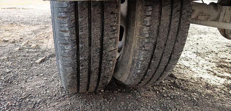 IVECO CAMION BENNE SIMPLE – CABINE COFFRE  EX-296-QD