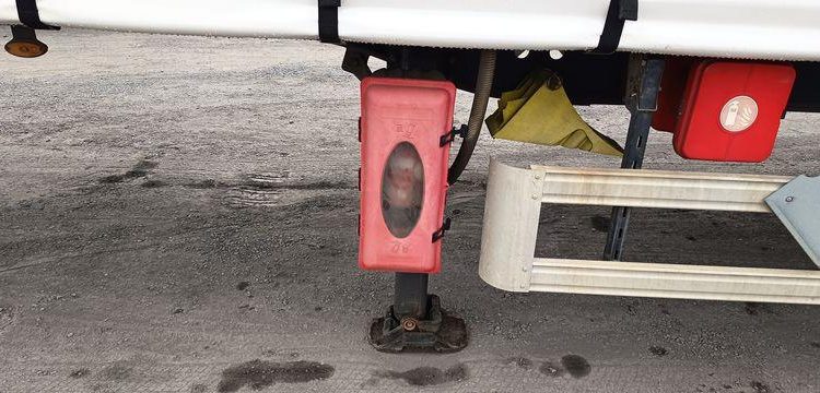 FRUEHAUF SEMI REMORQUE 3 ESSIEUX AVEC HAYON DHOLLANDIA – PTAC : 38 TONNES – ANNEE 2018  EX-396-CP