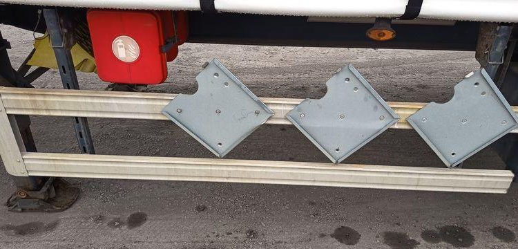 FRUEHAUF SEMI REMORQUE 3 ESSIEUX AVEC HAYON DHOLLANDIA – PTAC : 38 TONNES – ANNEE 2018  EX-396-CP