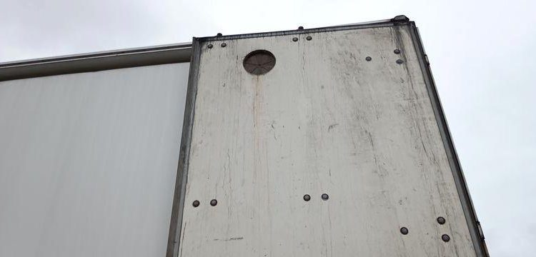 FRUEHAUF SEMI REMORQUE 3 ESSIEUX AVEC HAYON DHOLLANDIA – PTAC : 38 TONNES – ANNEE 2018  EX-396-CP