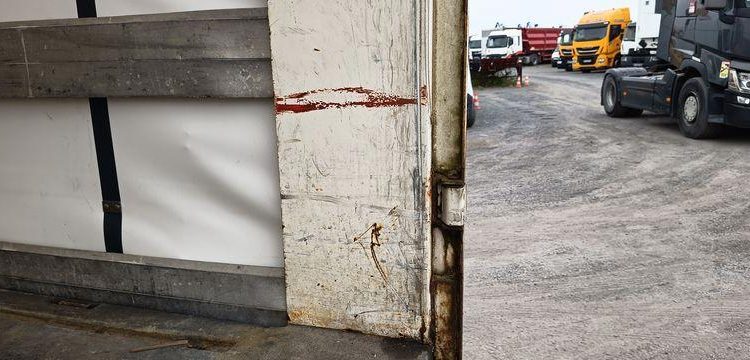 FRUEHAUF SEMI REMORQUE 3 ESSIEUX AVEC HAYON DHOLLANDIA – PTAC : 38 TONNES – ANNEE 2018  EX-396-CP