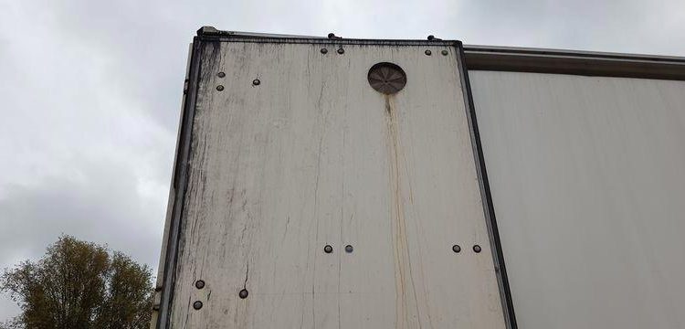 FRUEHAUF SEMI REMORQUE 3 ESSIEUX AVEC HAYON DHOLLANDIA – PTAC : 38 TONNES – ANNEE 2018  EX-396-CP