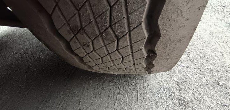 FRUEHAUF SEMI REMORQUE 3 ESSIEUX AVEC HAYON DHOLLANDIA – PTAC : 38 TONNES – ANNEE 2018  EX-396-CP