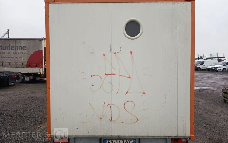 CNSE ABRI CHANTIER 9M2 ISOLE + WC  EY-147-YC