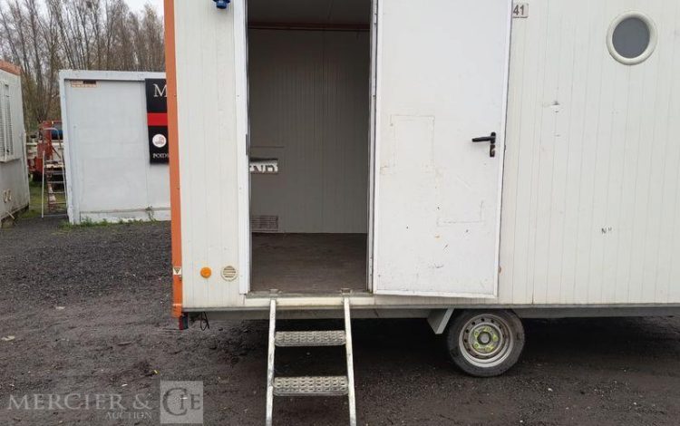 CNSE ABRI CHANTIER 9M2 ISOLE + WC  EY-147-YC