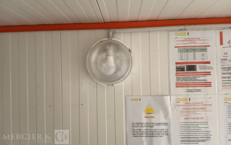 CNSE ABRI CHANTIER 9M2 ISOLE + WC  EY-147-YC