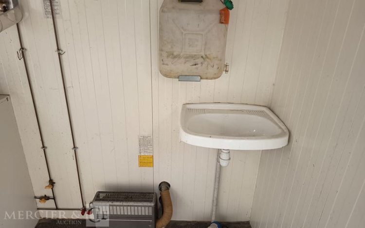 CNSE ABRI CHANTIER 9M2 ISOLE + WC  EY-147-YC