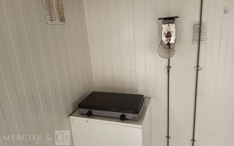 CNSE ABRI CHANTIER 9M2 ISOLE + WC  EY-147-YC