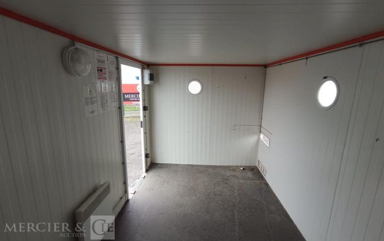 CNSE ABRI CHANTIER 9M2 ISOLE + WC  EY-147-YC