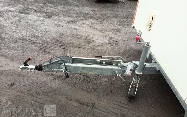 CNSE ABRI CHANTIER 9M2 ISOLE + WC  EY-147-YC