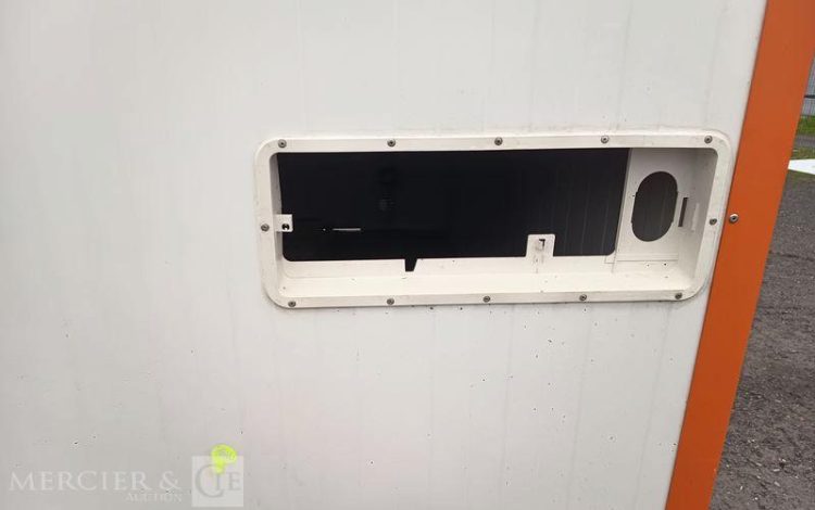 CNSE ABRI CHANTIER 9M2 ISOLE + WC  EY-147-YC