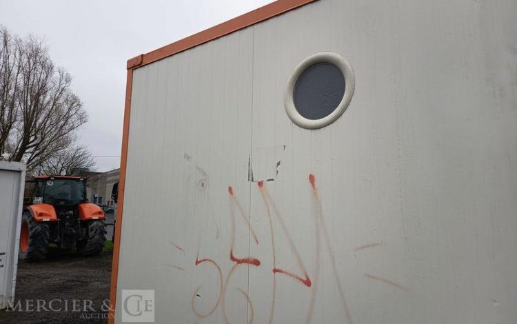 CNSE ABRI CHANTIER 9M2 ISOLE + WC  EY-147-YC