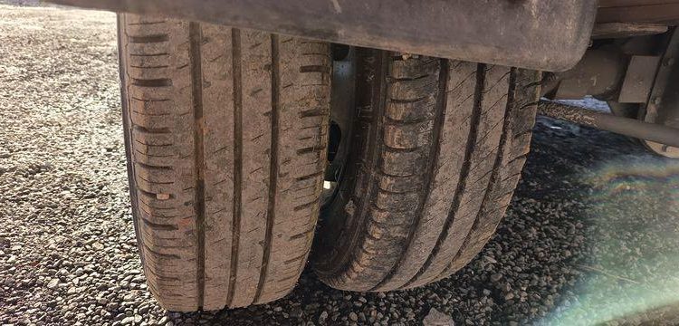 IVECO DAILY 35C12 BENNE AVEC COFFRE ACIER DIESEL – 143441 KMS – ANNEE 2018 ROUGE EZ-536-DT