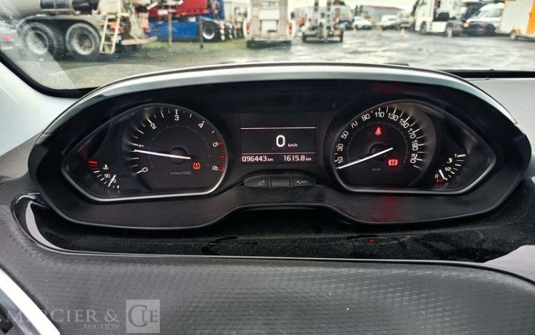 PEUGEOT 208  FB-790-WX