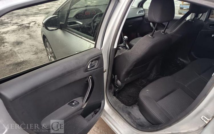 PEUGEOT 208  FB-790-WX