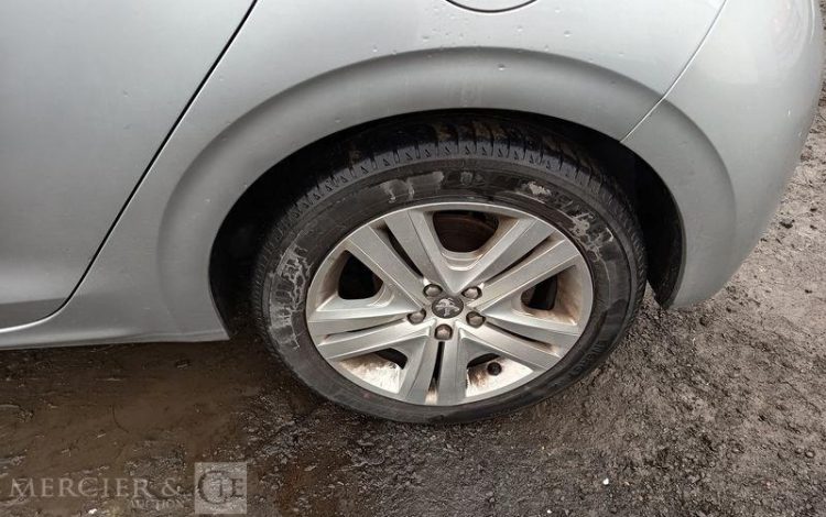 PEUGEOT 208  FB-790-WX