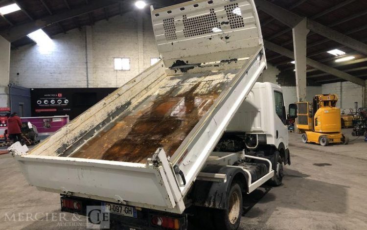 NISSAN NT400  FD-097-GH