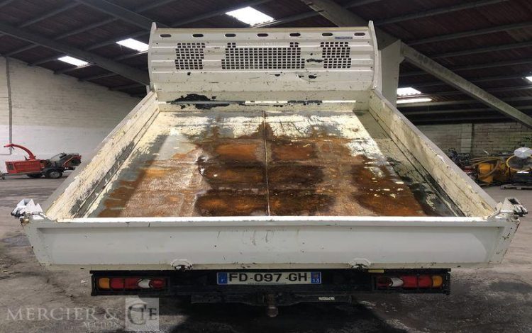 NISSAN NT400  FD-097-GH