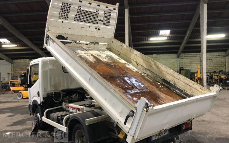 NISSAN NT400  FD-097-GH